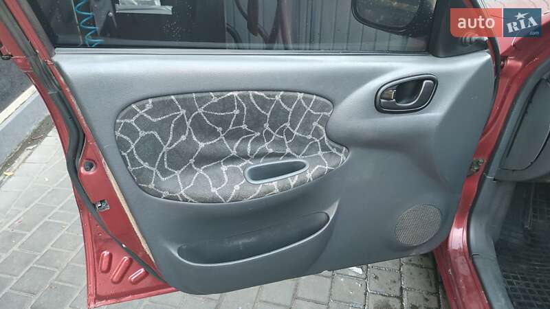 Седан Daewoo Lanos 2003 в Одессе