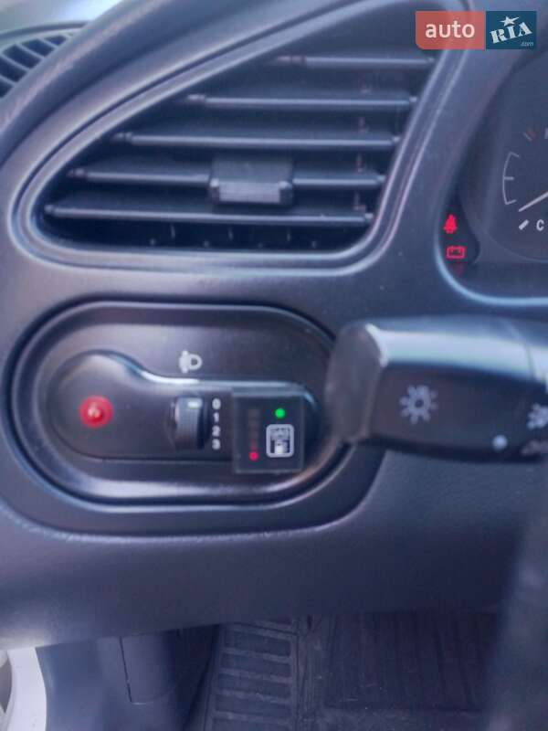 Седан Daewoo Lanos 2002 в Киеве