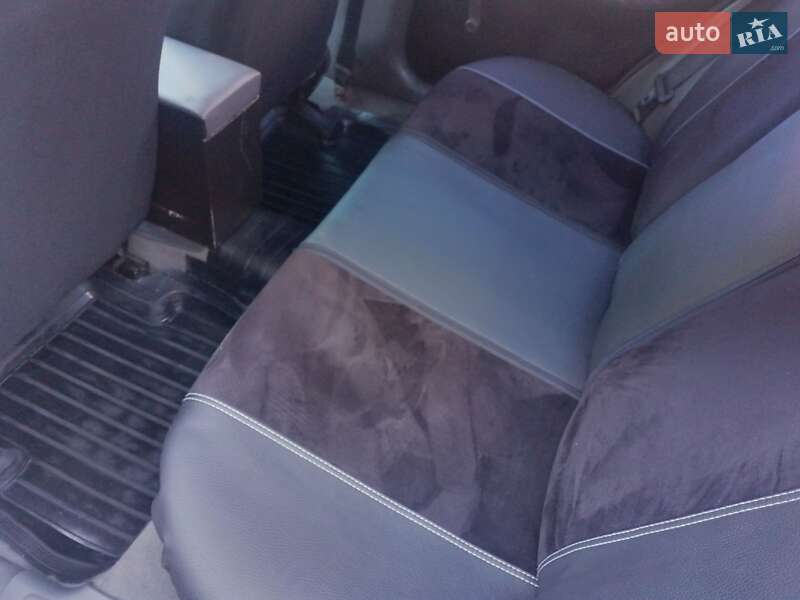 Седан Daewoo Lanos 2002 в Киеве