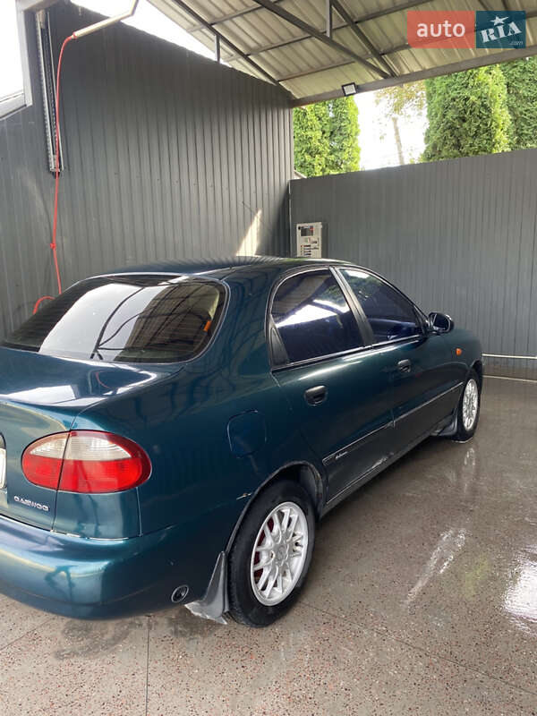 Седан Daewoo Lanos 2004 в Дунаївцях