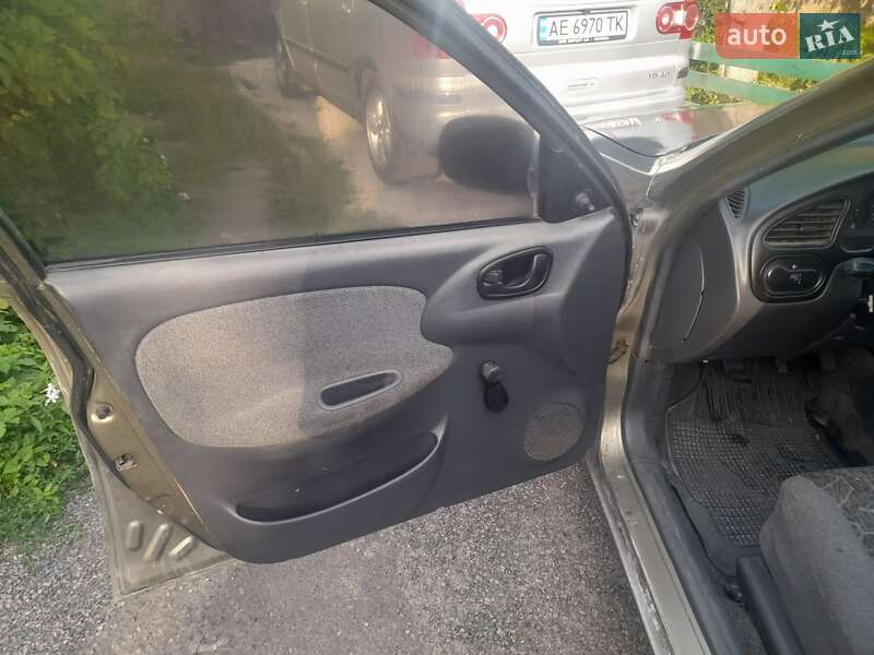 Седан Daewoo Lanos 2006 в Смеле