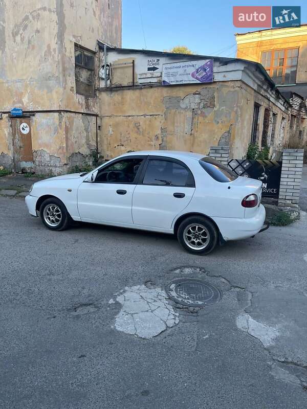 Daewoo Lanos 1998