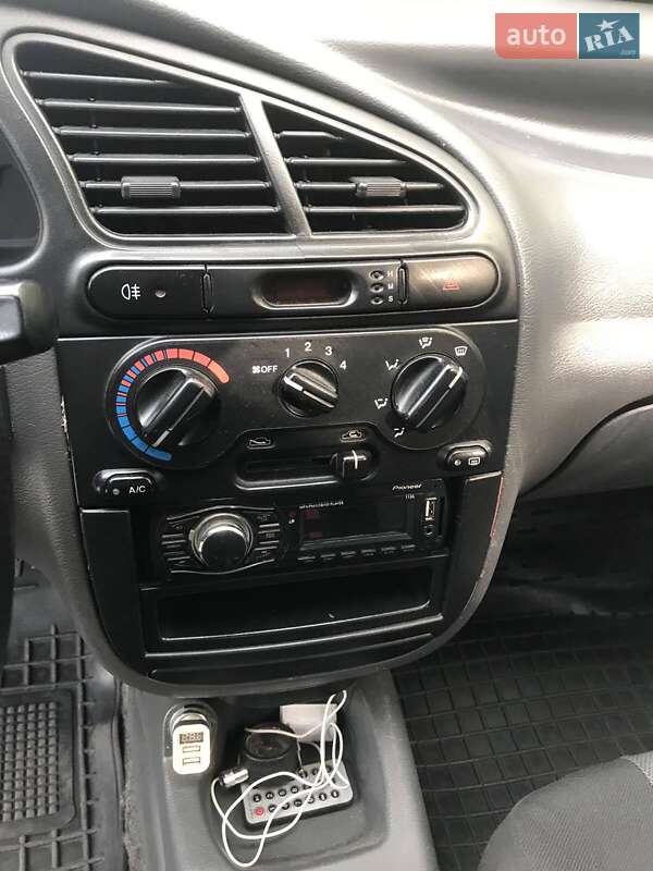 Седан Daewoo Lanos 2005 в Горишних Плавнях