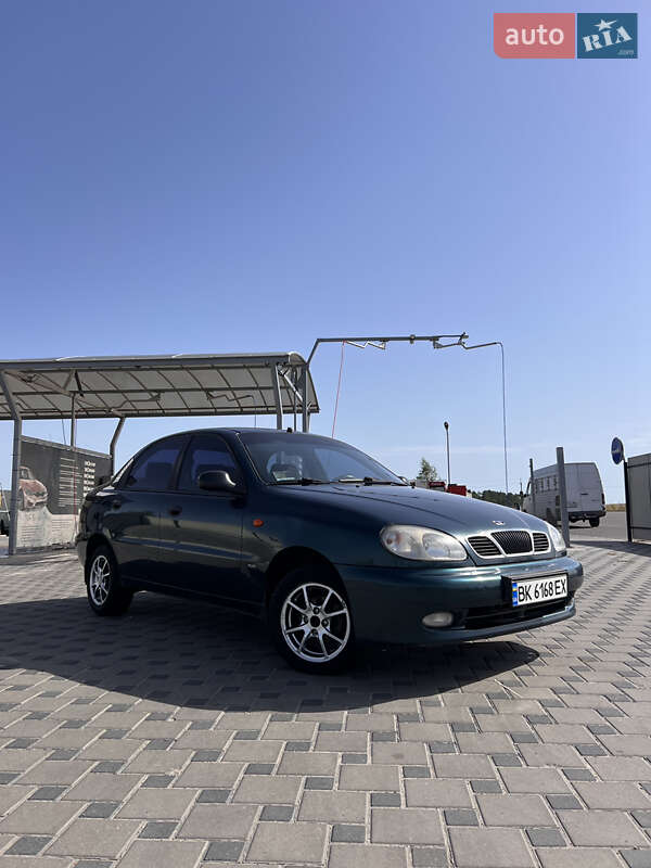 Седан Daewoo Lanos 2003 в Дубровице