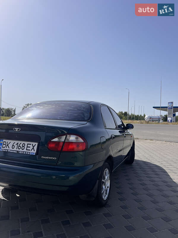 Седан Daewoo Lanos 2003 в Дубровице