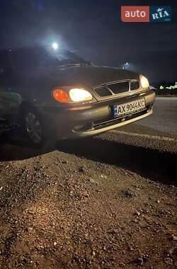 Седан Daewoo Lanos 2004 в Валках