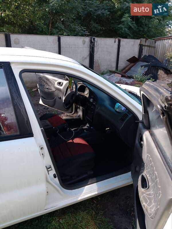 Седан Daewoo Lanos 2003 в Новой Басане