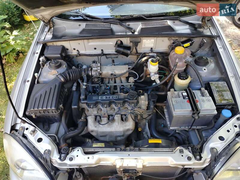 Седан Daewoo Lanos 2003 в Клавдиевом-Тарасове