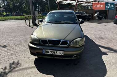 Седан Daewoo Lanos 2005 в Ровно