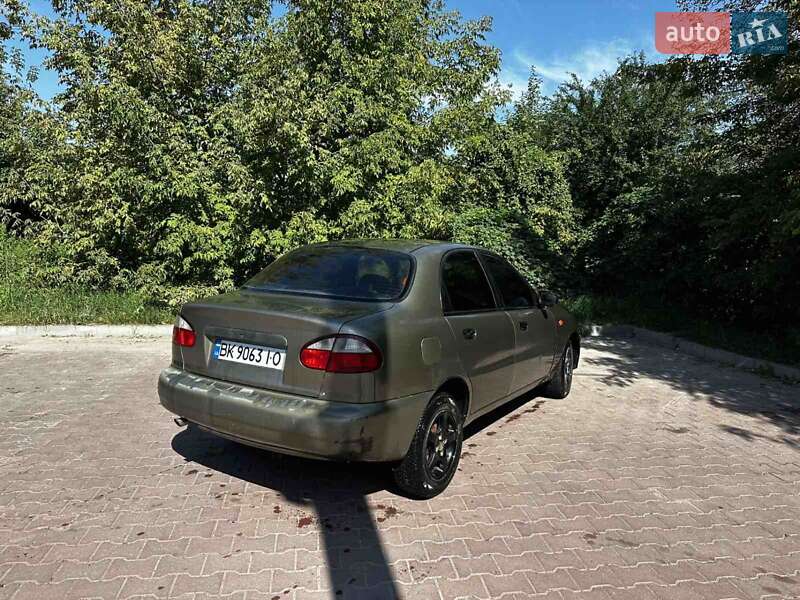 Седан Daewoo Lanos 2005 в Ровно