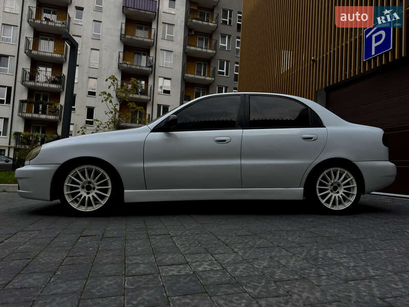 Седан Daewoo Lanos 2003 в Львові