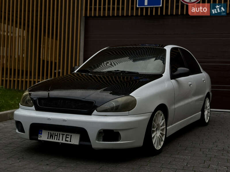 Седан Daewoo Lanos 2003 в Львові