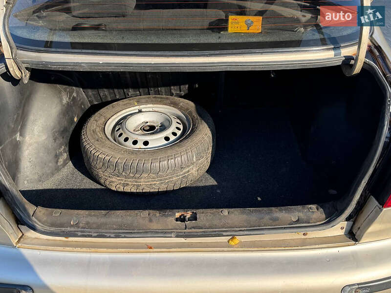 Седан Daewoo Lanos 2004 в Городище