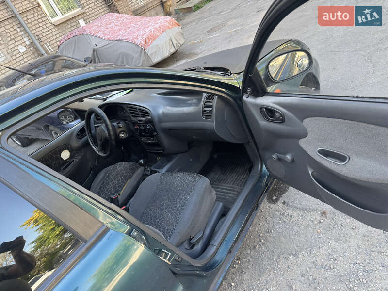Седан Daewoo Lanos 2002 в Запоріжжі