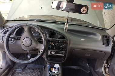 Седан Daewoo Lanos 2002 в Кривому Розі
