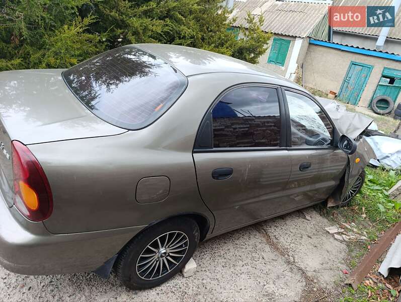 Седан Daewoo Lanos 2011 в 