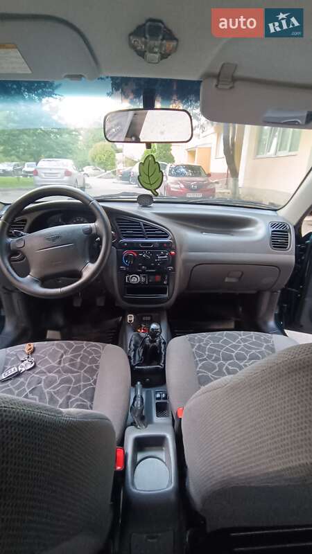 Седан Daewoo Lanos 2003 в Ужгороде