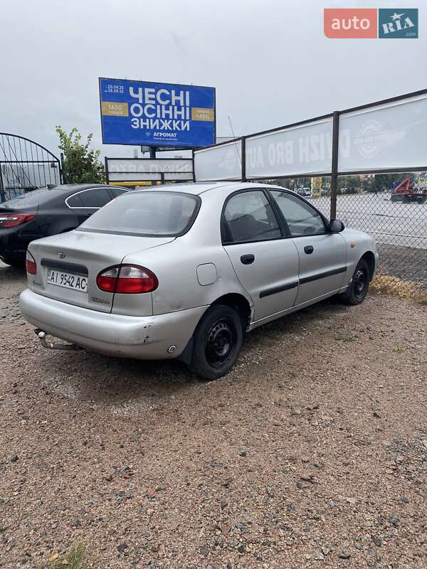 Седан Daewoo Lanos 2004 в Киеве
