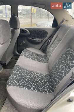 Седан Daewoo Lanos 2004 в 
