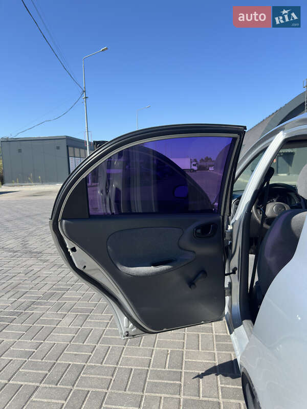 Седан Daewoo Lanos 2005 в Дніпрі