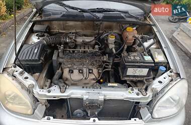 Седан Daewoo Lanos 2004 в 