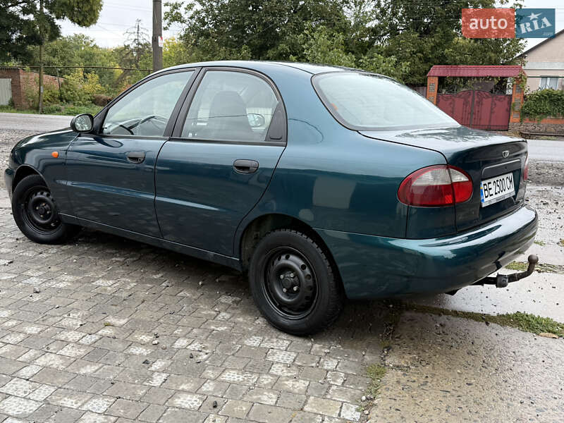 Седан Daewoo Lanos 2003 в Новом Буге