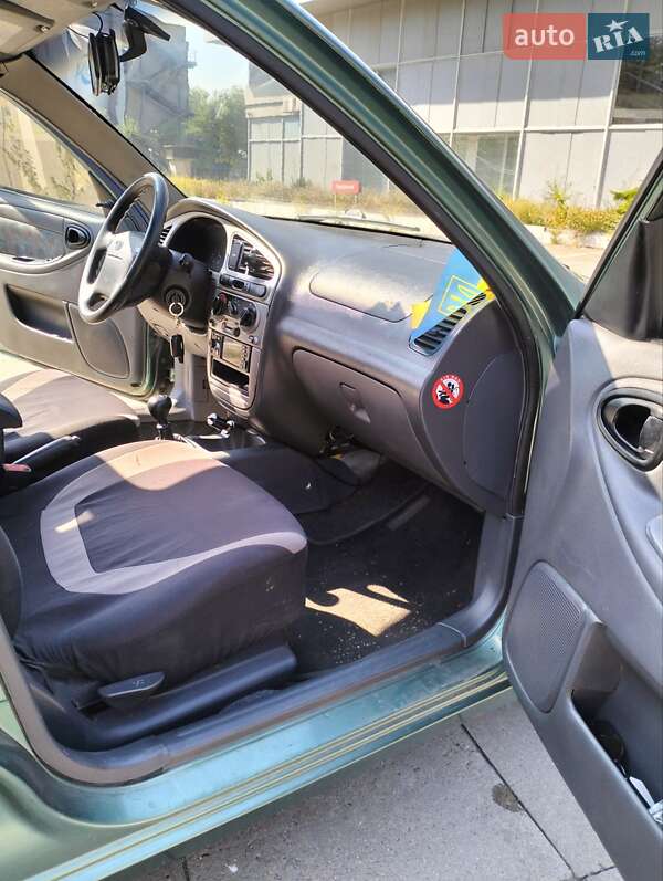 Седан Daewoo Lanos 2005 в Запорожье