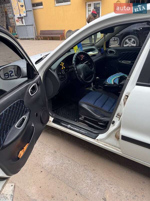 Седан Daewoo Lanos 2001 в Харькове