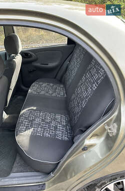 Седан Daewoo Lanos 2004 в 