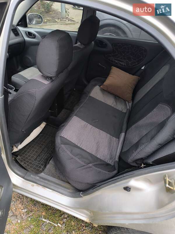 Седан Daewoo Lanos 2003 в Одессе