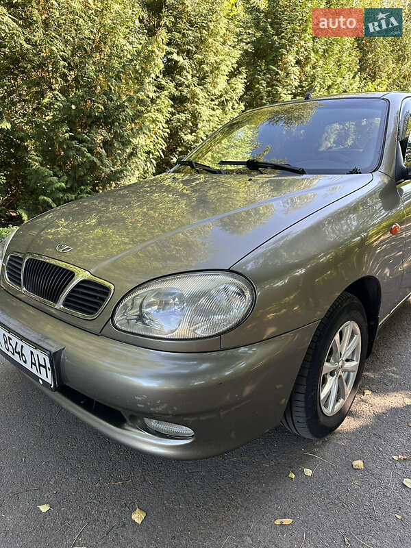 Седан Daewoo Lanos 2004 в Ровно
