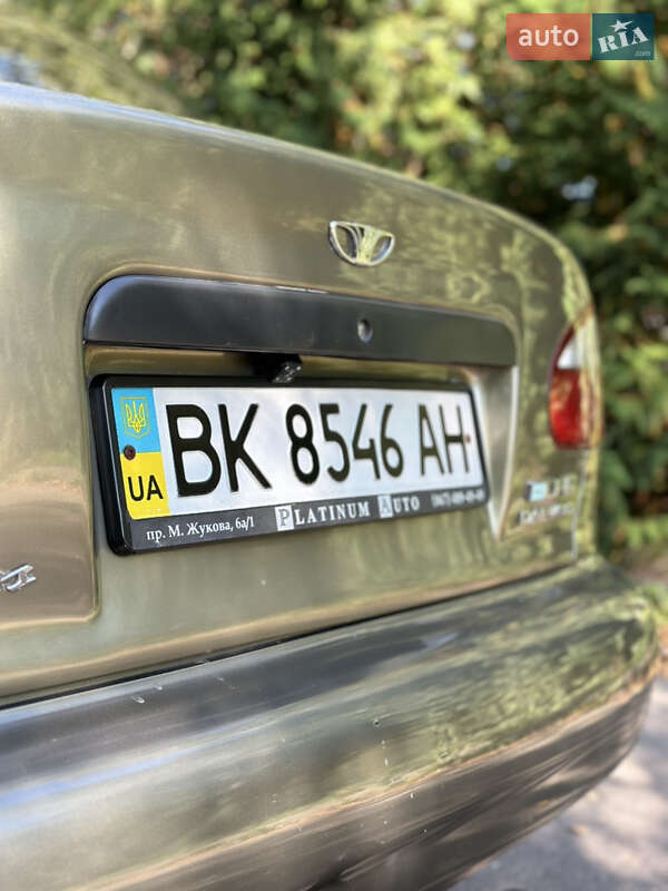 Седан Daewoo Lanos 2004 в Ровно