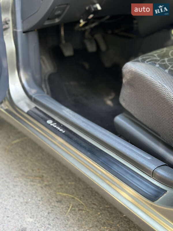 Седан Daewoo Lanos 2004 в Ровно