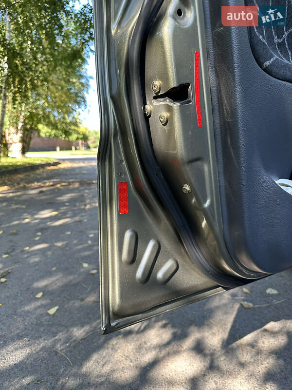 Седан Daewoo Lanos 2004 в Ровно