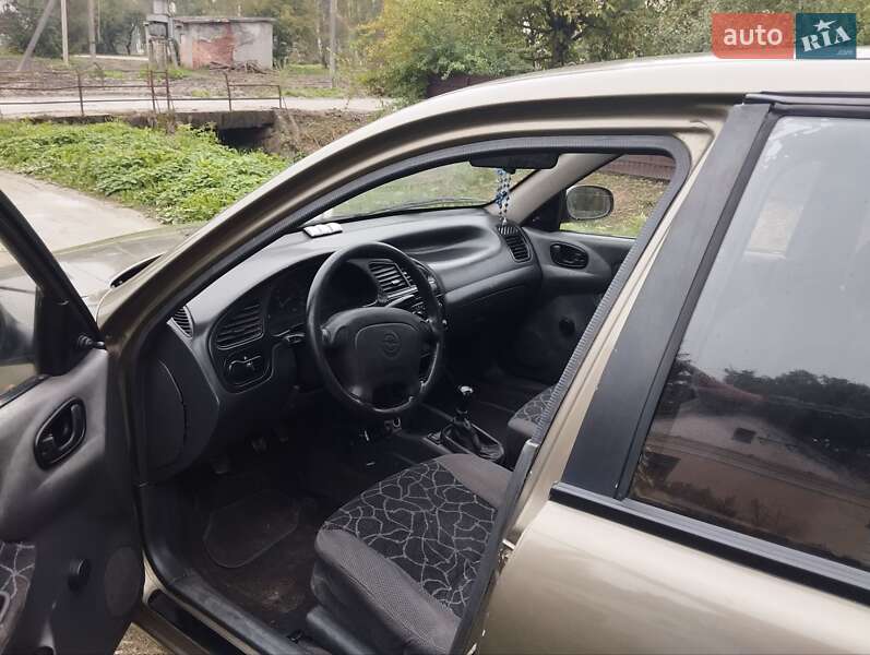 Седан Daewoo Lanos 2003 в Тернополе