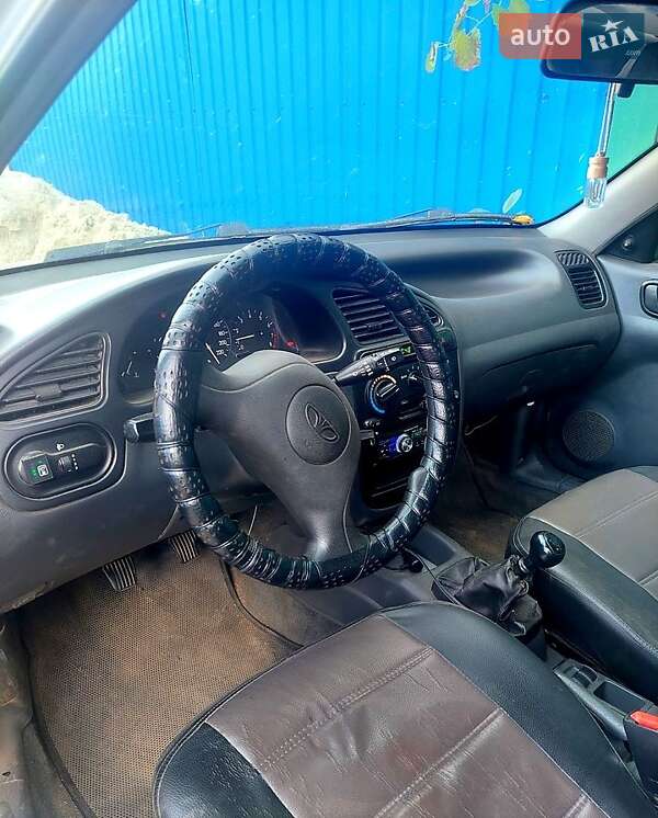 Седан Daewoo Lanos 2001 в Полтаві