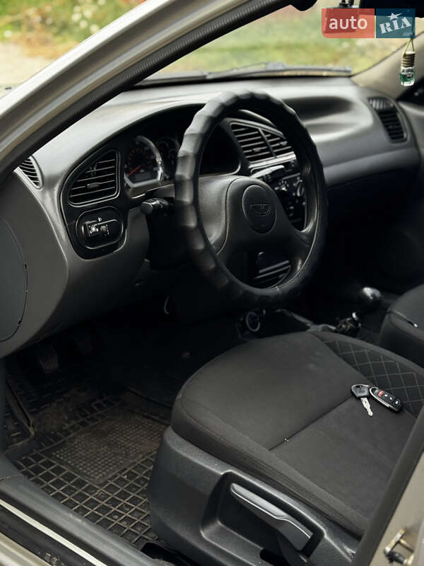 Седан Daewoo Lanos 2003 в Кривом Роге