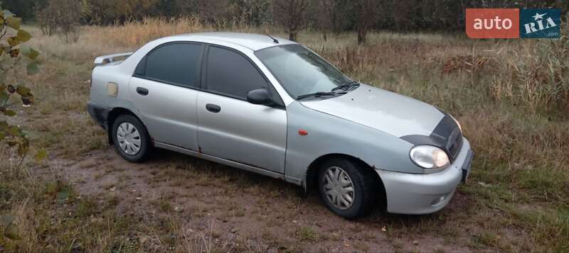 Седан Daewoo Lanos 2001 в Коростене