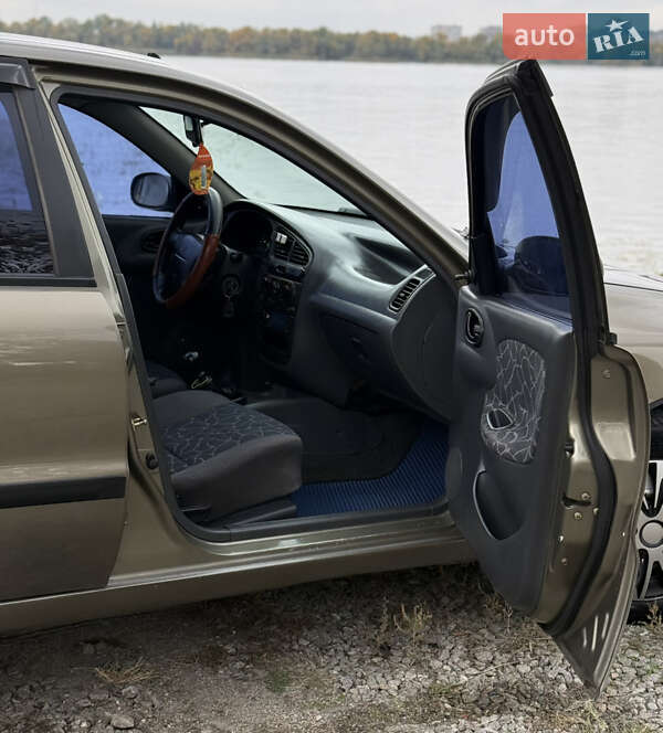 Седан Daewoo Lanos 2003 в Днепре