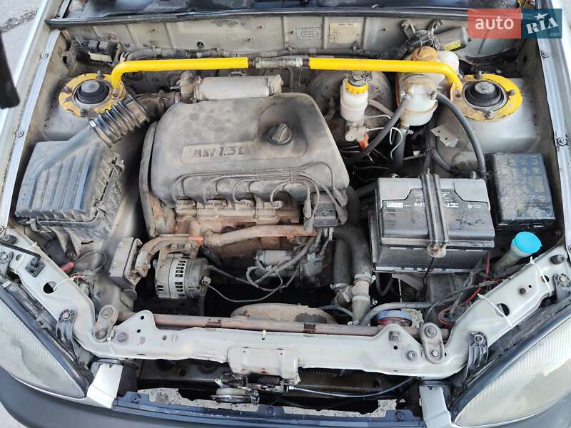 Седан Daewoo Lanos 2003 в Львове