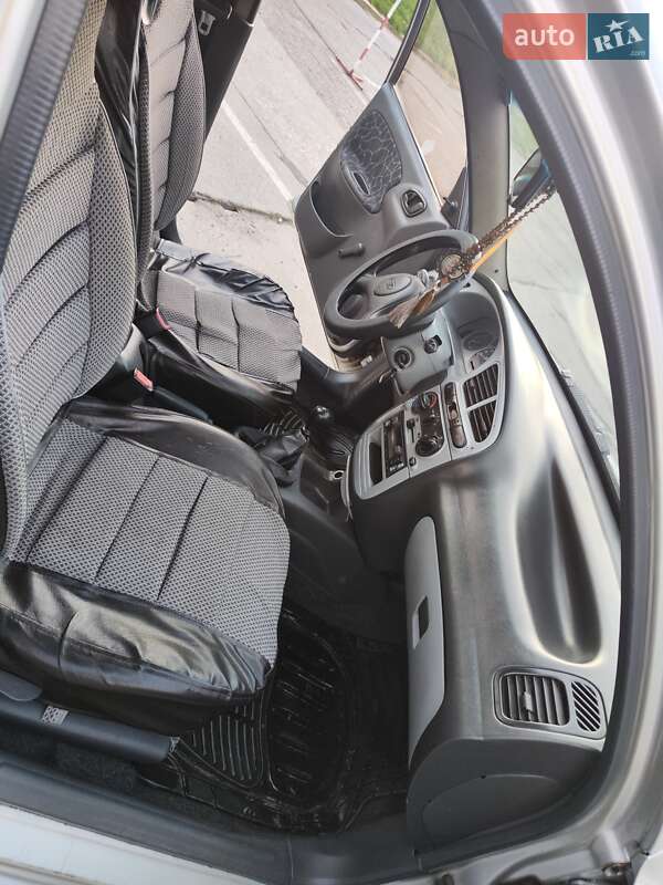 Седан Daewoo Lanos 2003 в Львове