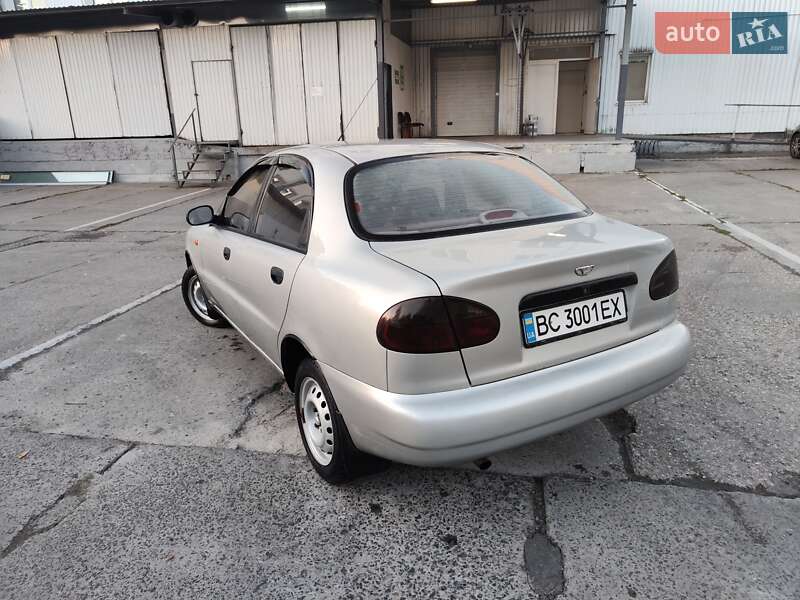 Седан Daewoo Lanos 2003 в Львове