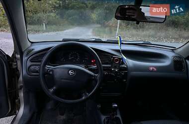 Седан Daewoo Lanos 2004 в 