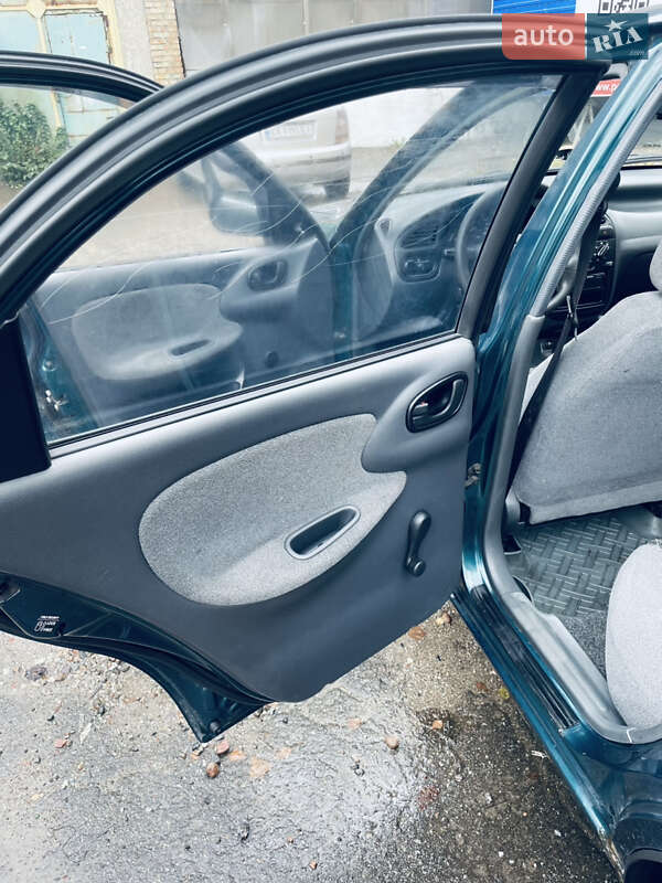 Седан Daewoo Lanos 2006 в Киеве