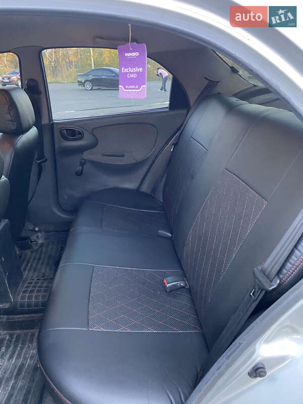 Седан Daewoo Lanos 2004 в Днепре