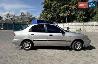 Седан Daewoo Lanos 2000 в 