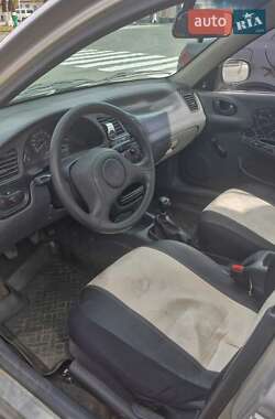 Седан Daewoo Lanos 2004 в Харькове