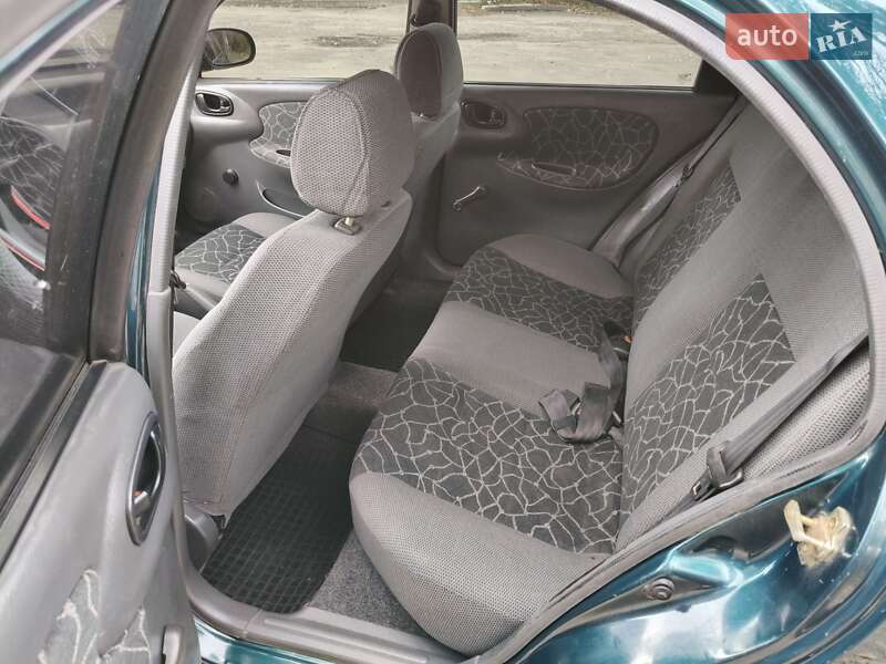 Седан Daewoo Lanos 2003 в Запоріжжі