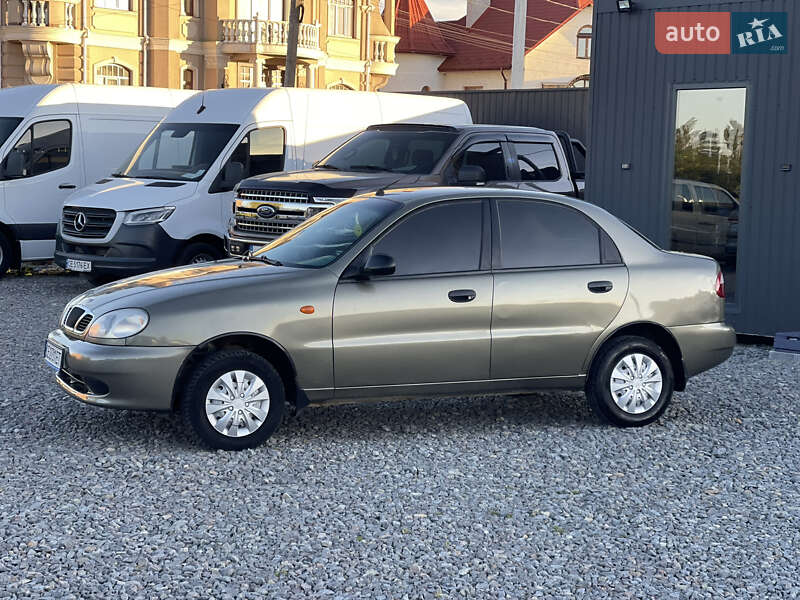 Седан Daewoo Lanos 2003 в Чернівцях