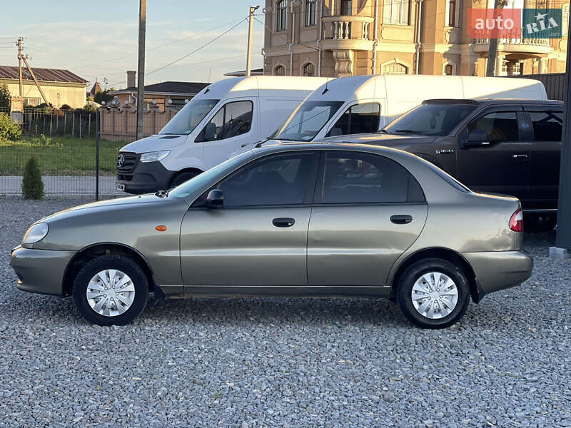 Седан Daewoo Lanos 2003 в Чернівцях
